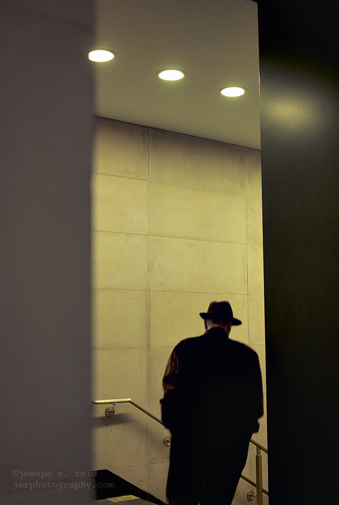 071224016E Man in stairway